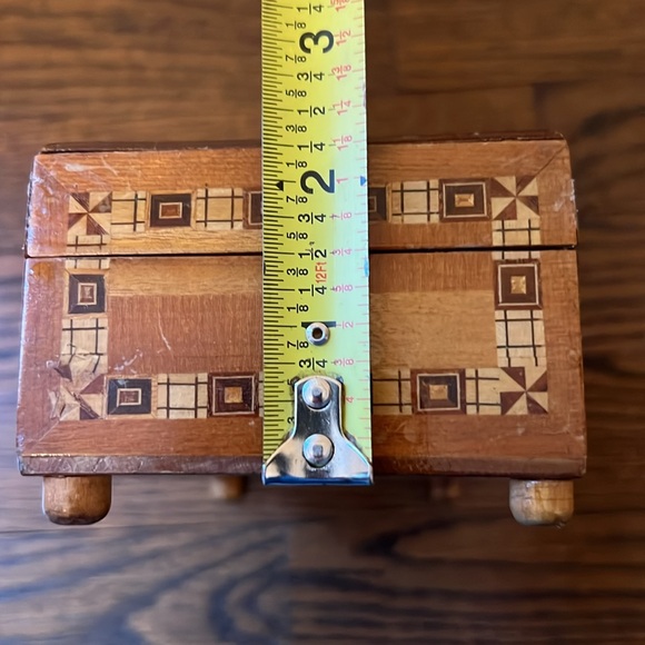 Vintage Wood Box w/ Inlay Scotty Dogs & Border - Picture 8 of 11